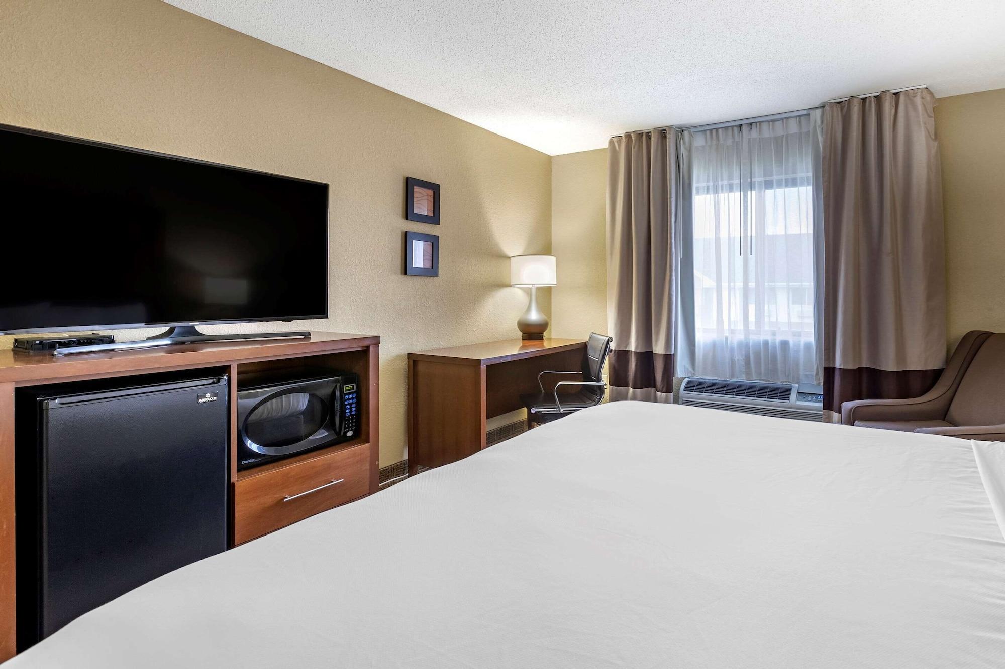 Comfort Inn Moline - Quad Cities Екстериор снимка