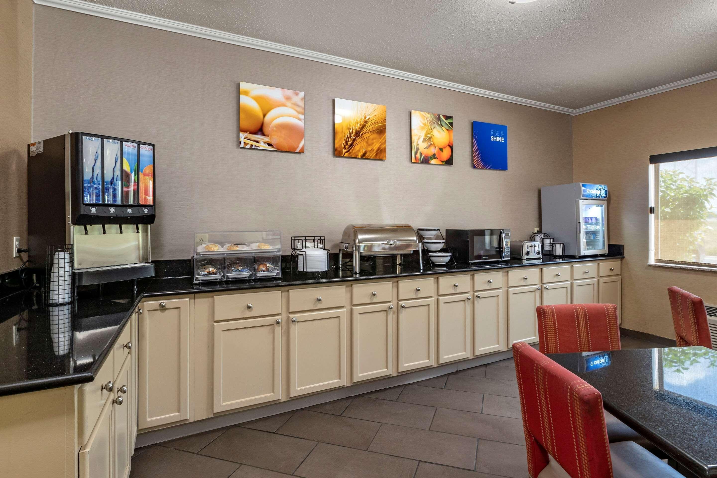 Comfort Inn Moline - Quad Cities Екстериор снимка