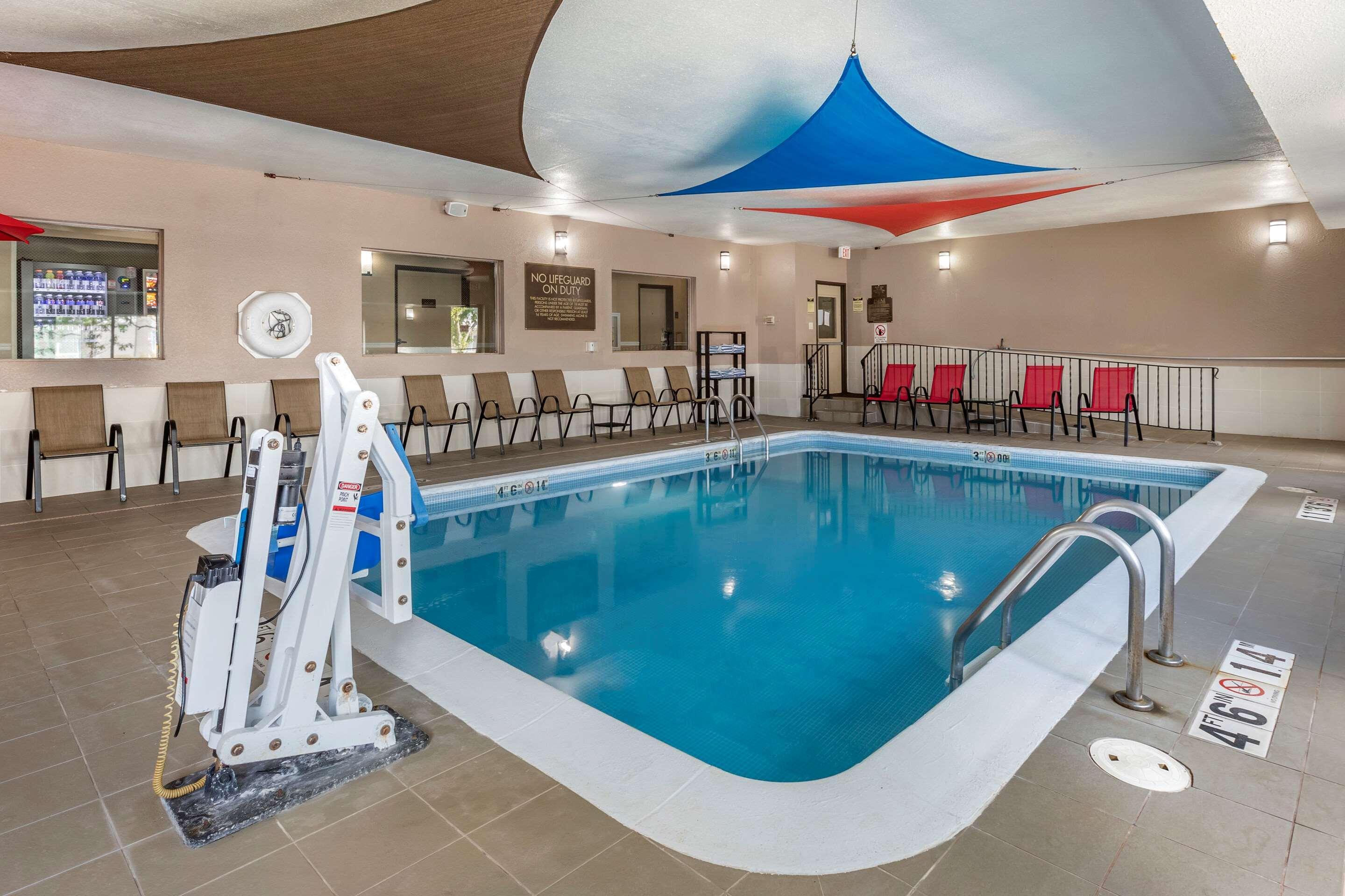 Comfort Inn Moline - Quad Cities Екстериор снимка